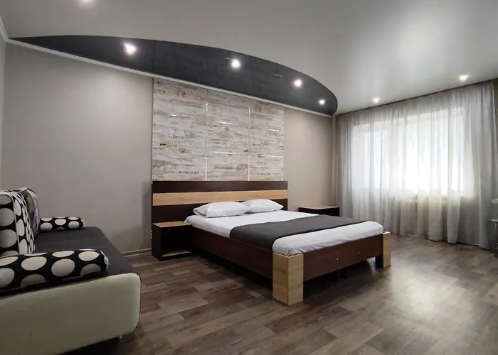 Люкс В Центре Металлургов 31 Kr Apartments